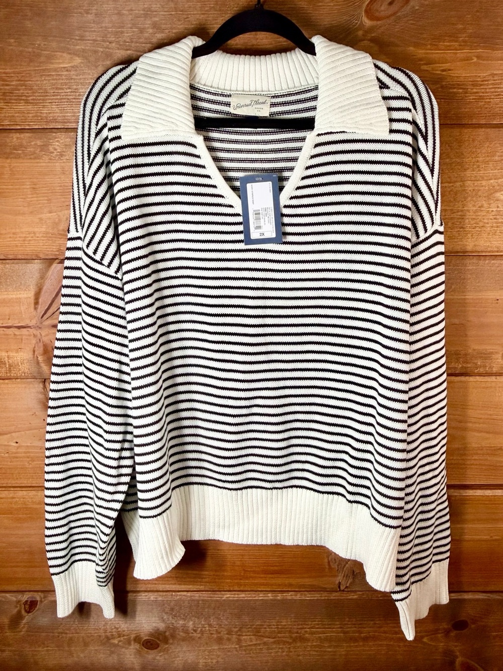 Universal Thread Black & White Striped V-Neck Collared Sweater Size 2X 💕🖤